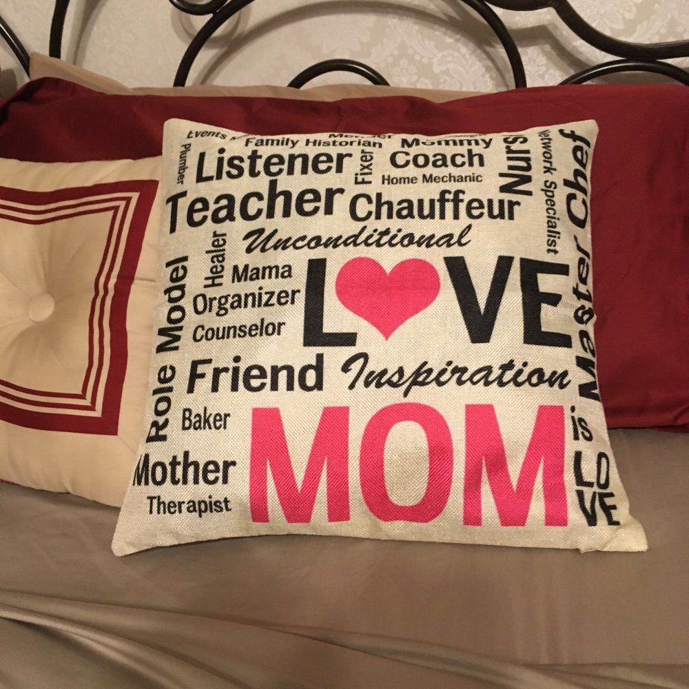 NWOT - Decorative Pillow Cover Honoring Mom as Master of Everything. Beige Pink+